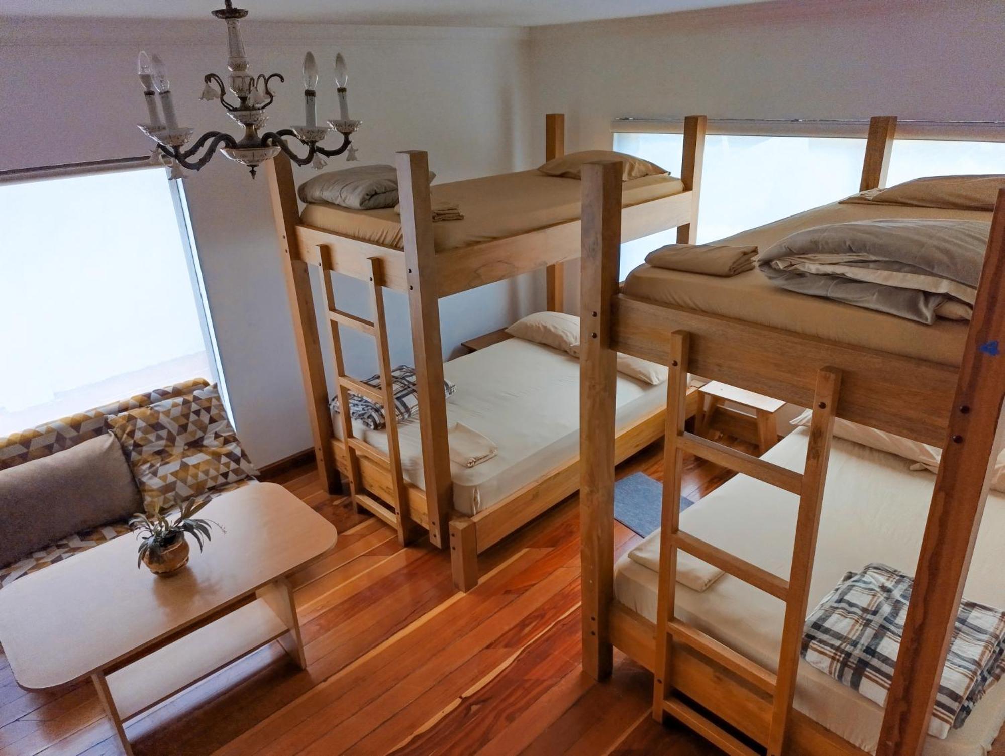 Hostal Mochiliers Bed And Breakfast Cuenca Exterior foto
