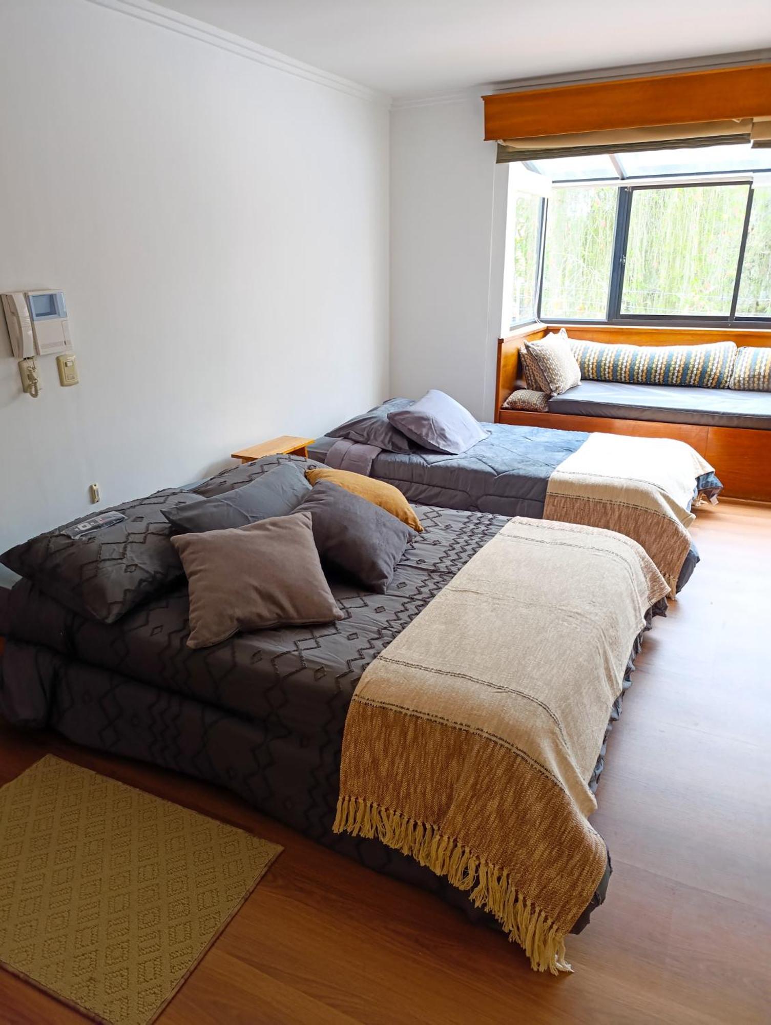 Hostal Mochiliers Bed And Breakfast Cuenca Exterior foto