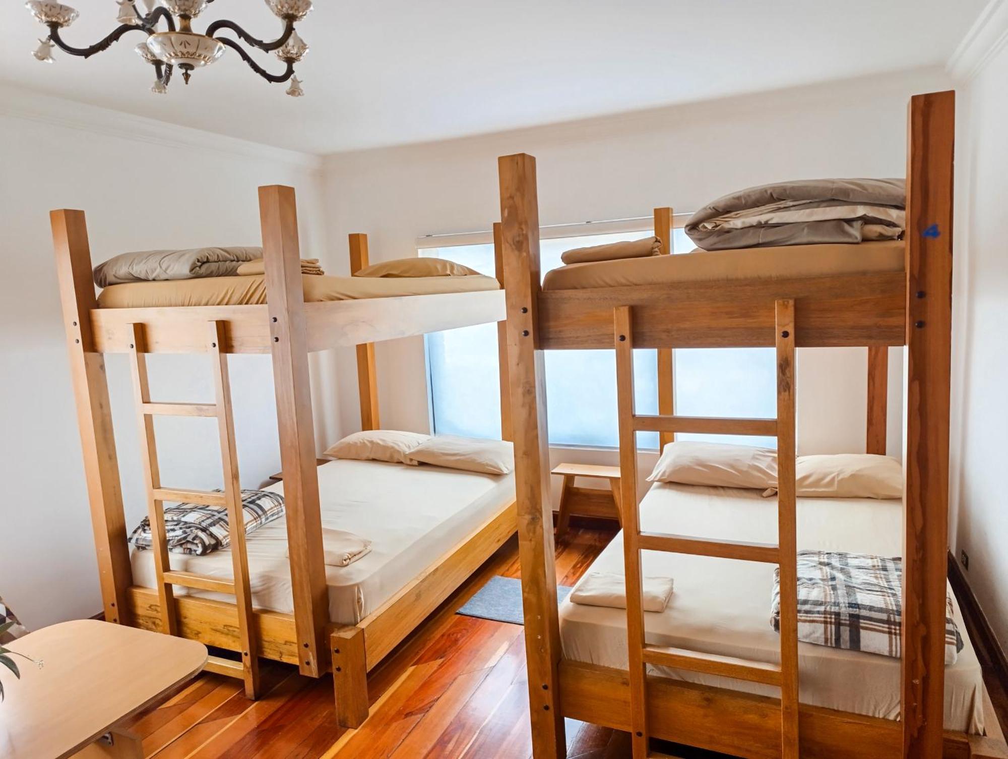 Hostal Mochiliers Bed And Breakfast Cuenca Exterior foto