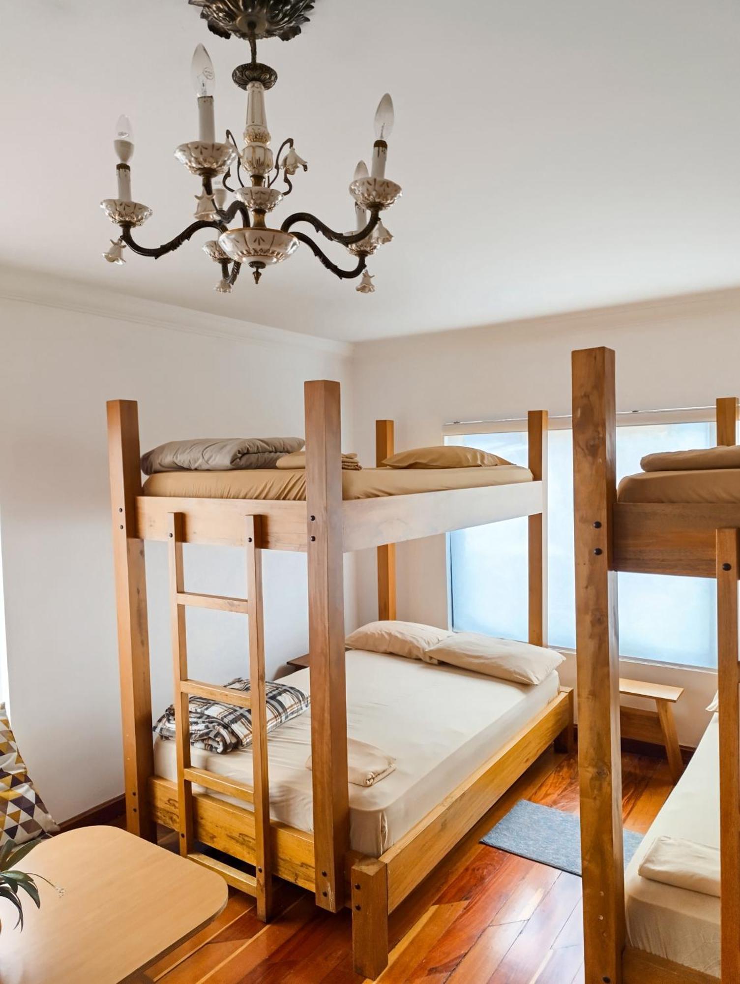 Hostal Mochiliers Bed And Breakfast Cuenca Exterior foto