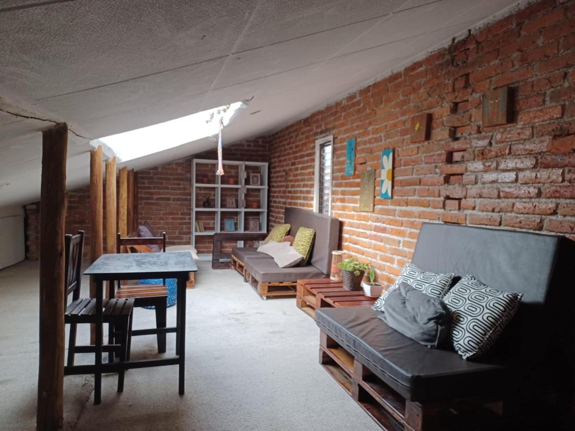 Hostal Mochiliers Bed And Breakfast Cuenca Exterior foto