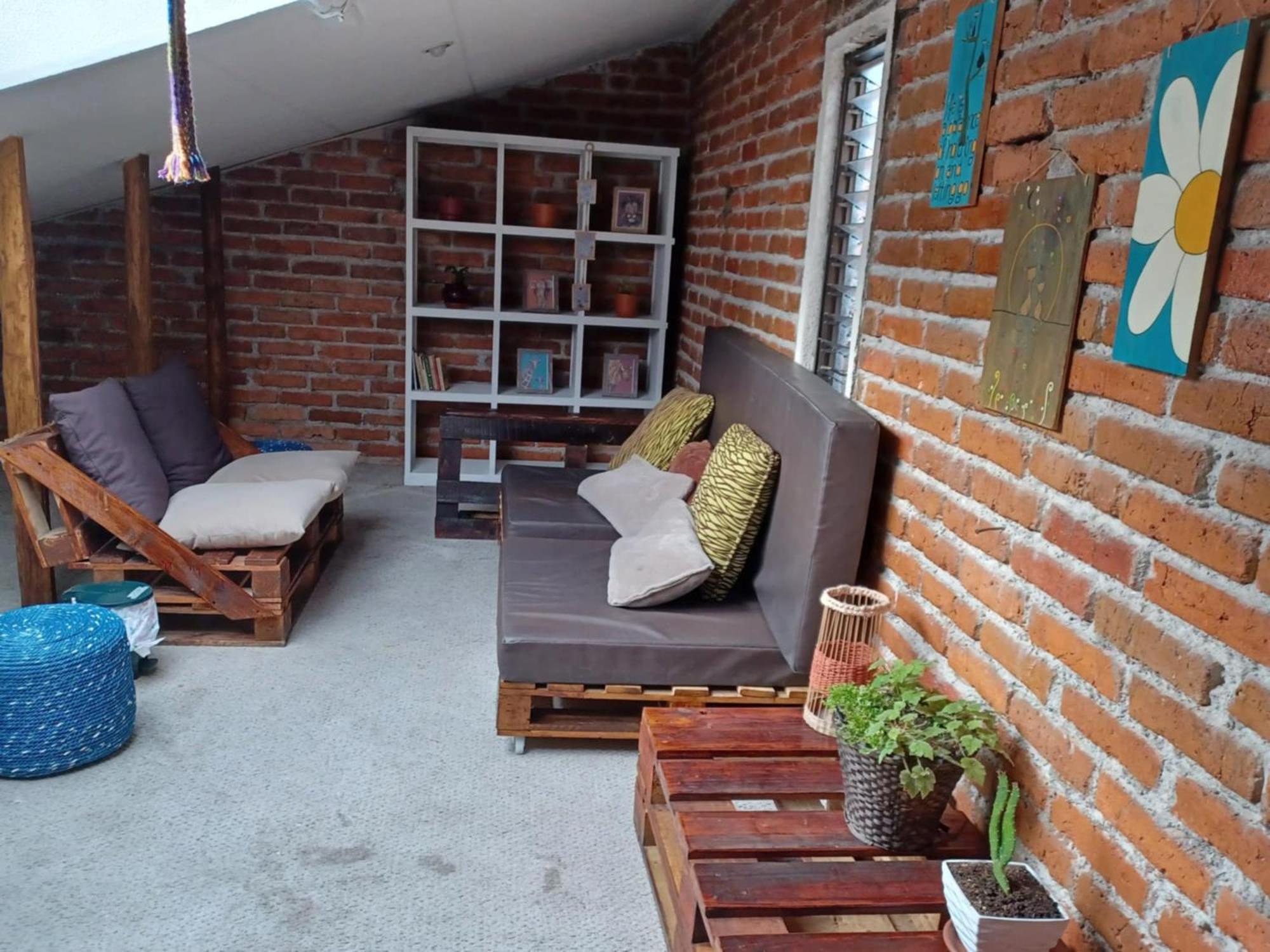 Hostal Mochiliers Bed And Breakfast Cuenca Exterior foto