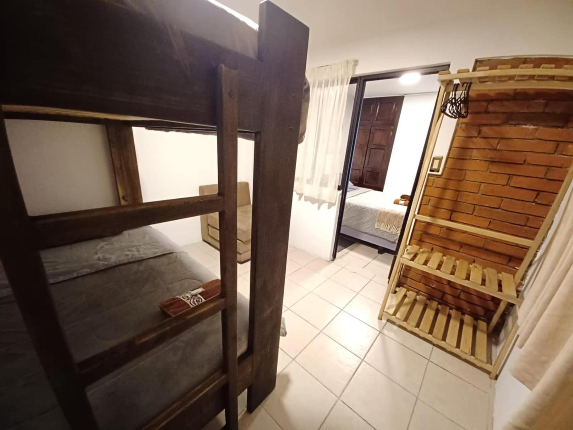 Hostal Mochiliers Bed And Breakfast Cuenca Exterior foto