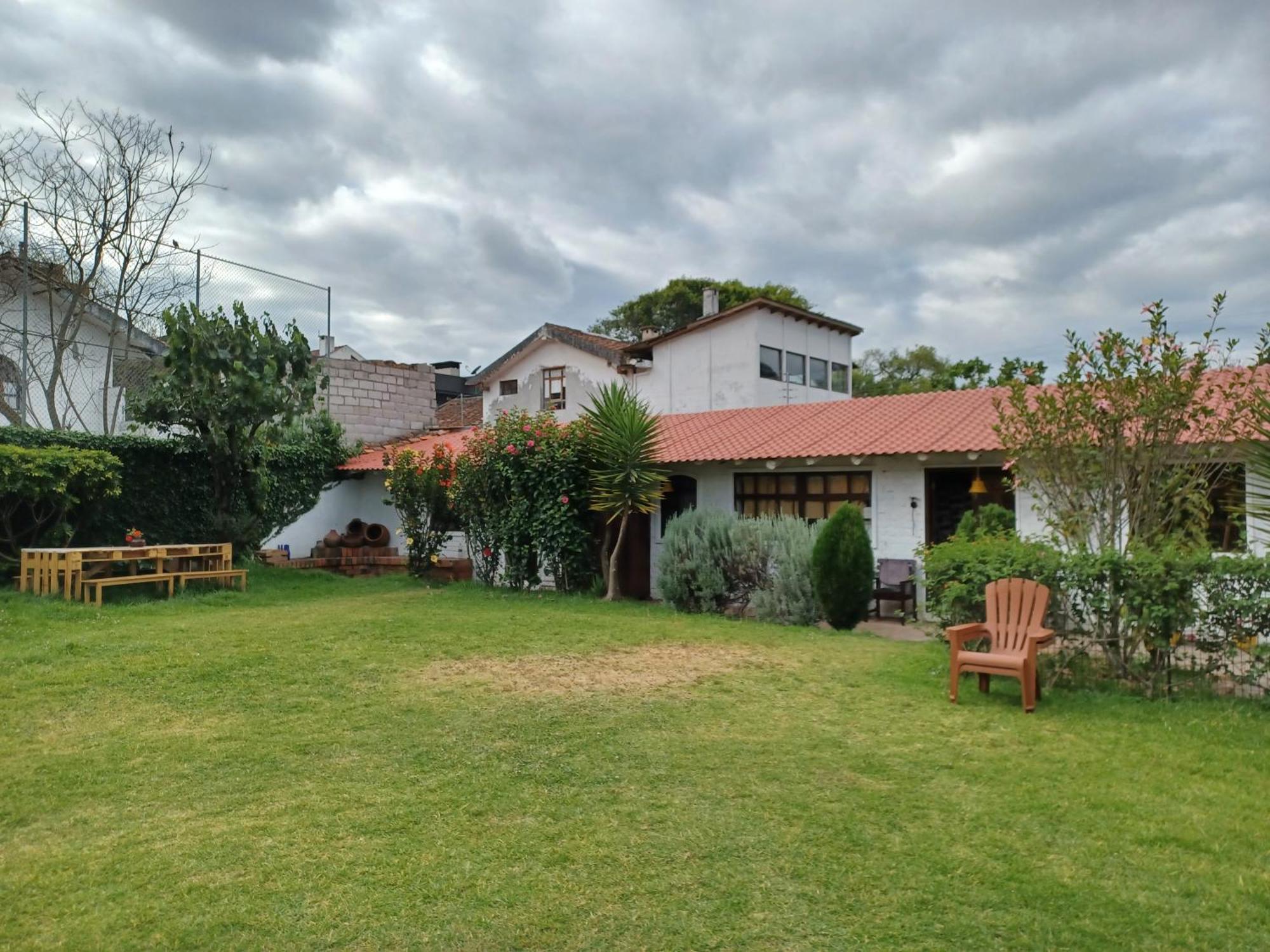 Hostal Mochiliers Bed And Breakfast Cuenca Exterior foto
