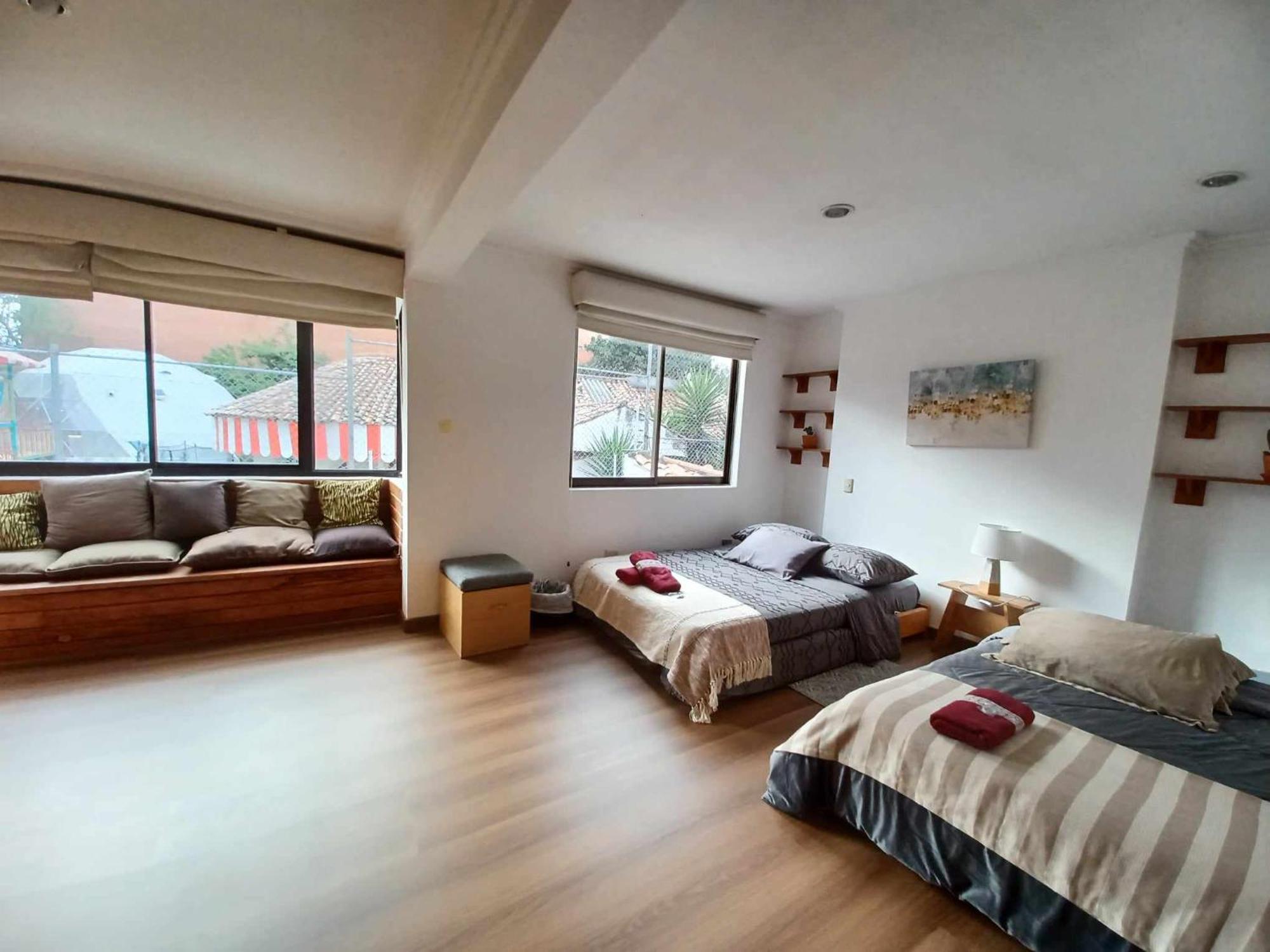 Hostal Mochiliers Bed And Breakfast Cuenca Exterior foto
